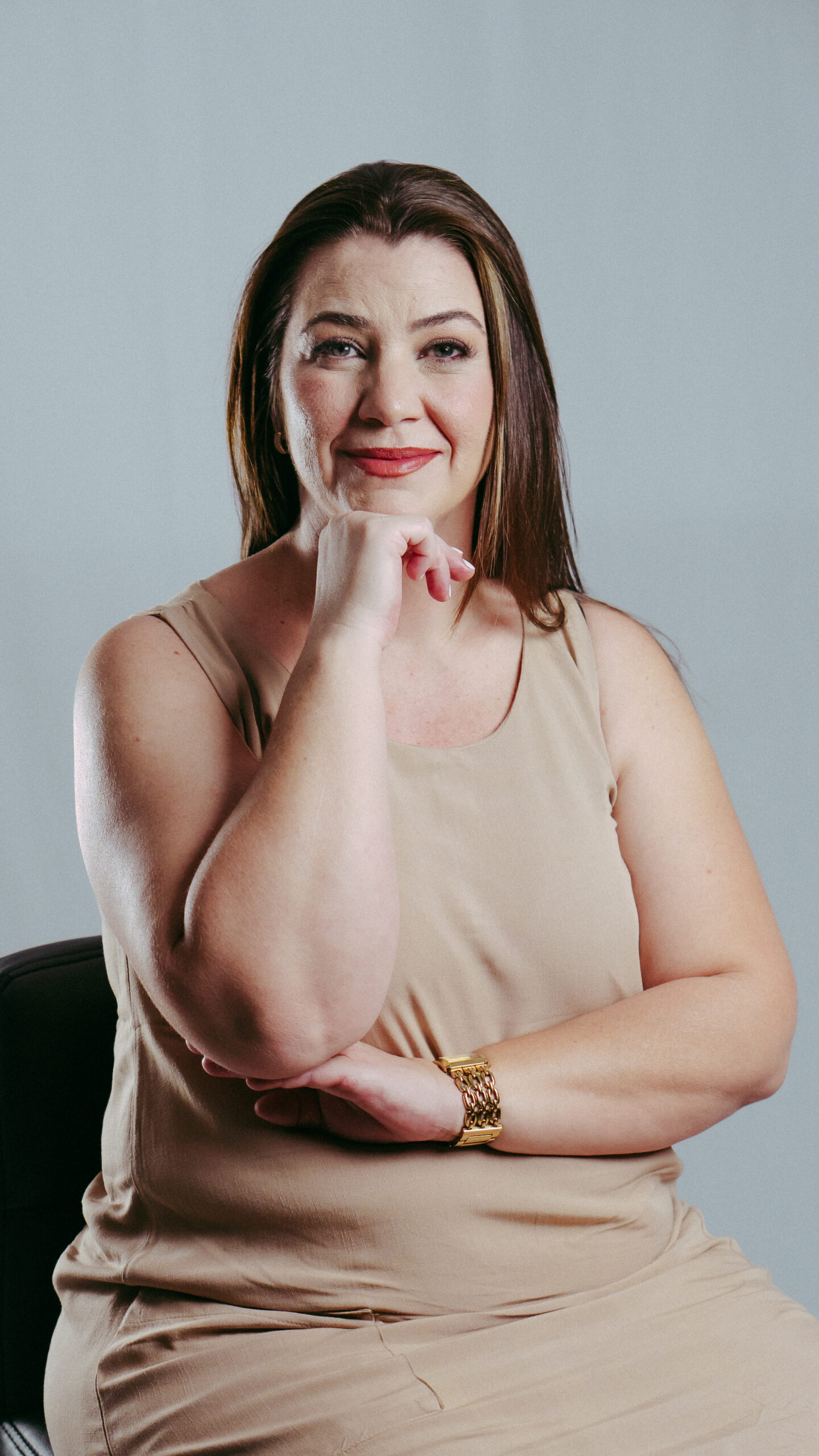 Gislaine Dutra em retrato profissional
